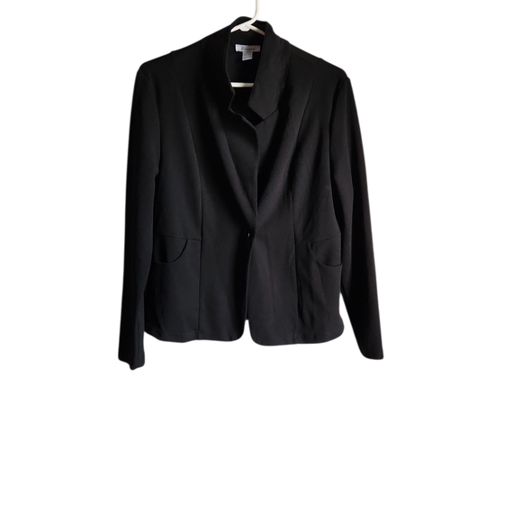 Revamped Medium Classic Black Blazer - Picture 8 of 8